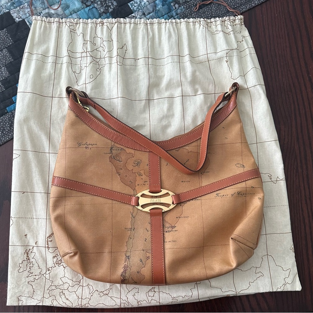 Alviero Martini - Prima Classe: Elegant Tan Leather Shoulder Bag